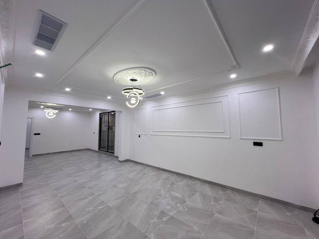 منزلين فول مواصفات للبيع في أربيل منطقة خمسه حصاروك 200م ركن+150م ع شارع 20 مقابل حديقة 
يتكون:-
6غرف
أستقبال
صالة
مطبخ
مجموعة 
للاستفسار:-
***********
***********
***********
**********************
في حال لم يتوافق العقار مع رغبتكم او لم يكن بقدر امكانيتكم زوروا موقعنا على تلكرام للتصفح على اكثر عدد من العقارات المتوفرة•https://t.me/miran_48
