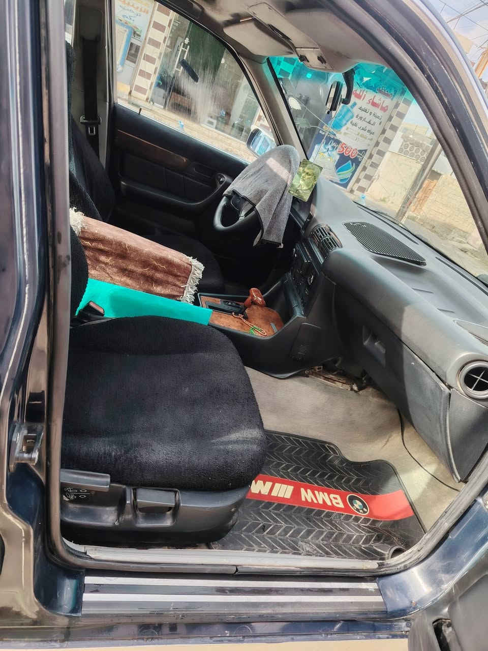 بي ام موديل 91فول كل شرط تبريد تدفئه كل شغال ودفتر بنزين بي  رقم جديد مكان السياره كركوك رقم الهاتف ***********  سعر 62 بي مجال
