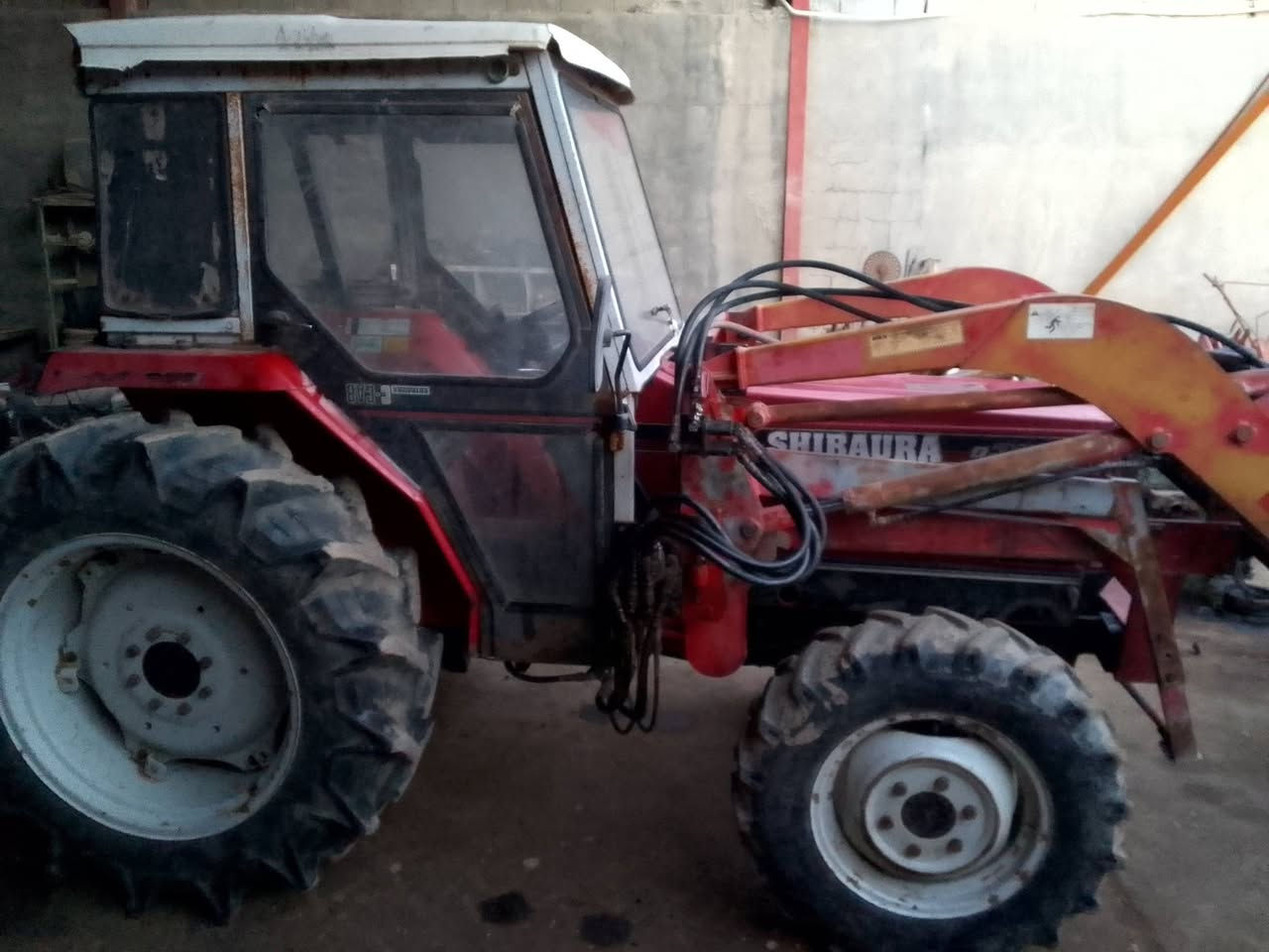 السلام عليكم كاروبه ياباني 4 بستم فور ويل بور سترن 33 حصان مع ملحقاتها كيله ورفاس للبيع العنوان الصويره للاستفسار الاتصال على الارقام  ***********/***********
