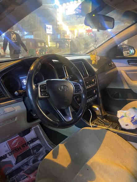 سلام وعليكم 
سوناتا 2019 فول مواصفات ماعده الفتحه 

شحن لاسلكي

رادار جانبي

صندوق ذكي

تدفئه مقاعد وستيرن

تبريد قطعتين

صور الحادث مرفقه + قطعتين كلير من امريكا

مكان بغداد

السعر 127 وبيهه مجال للاستفسار اكثر 

***********
