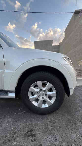 ( بِسْمِ اللَّـهِ الرَّحْمَـٰنِ الرَّحِيمِ ) 
(ما شاء الله لا قوة إلا بالله)
(ميتسوبيشي باجيرو حبتور بلادية GLS)
(مكفولة من الضرر والصبغ حتى البلاستك)
(بيها فقط شخط مال تحميل ومصلح اربع اصابع فقط وموضح في الصور )
(كير محرك شرط بلاد ع الفحص)
(مال جناية والي ايدور نظيف )
(سنه الصنع 2015 بليته وسنويه)
(السعر 190وبيها مجال ان شاء الله ))
(الموقع بغداد)
مواصفات الحبتور الفول ماشية 150 الف
١-كشنات جلد والاماميه كهرباء 
٢-محرك ٣٥٠٠cc المرغوب 
٣-زراك لايت وزنون
٤-تبريد مركزي ٣ قطع ثلج 
٥-سلايد روف 
٦-تحكم استيرن ٣ جهات ومثبت سرعة
٧-حساسات خلفيه واضائه ضباب
٨-مرايه شفط من الداخل والريمونت 
٩-سستم صوت روك فورد ROCK FOAD دمام خلفي
١٠-ثلاجه وسطيه 
١١-أوامر صوتيه وبلوتوث بلادي
١٢-ويل كب ١٧ 
١٣-اشاير في المري 
١٤-مانع انزلاق
١٥-كتلوك الشركه بيها
١٦-شاشه اعطال وسطيه
١٧-فور ويل 
١٨-لايت كهرباء تنزيل وتصعيد 
٢٠-دبل كير فور ويل ٤ وضعيات
٢١-الداخل بيجي وصاج وانارة اقدام امامية
٢٢-يدات نيكل واناره ترحيب بل الباب
٢٣-سبعة راگب
٢٤-٨ ايرباك X
٢٥-داخل بيجي ملگي مطعم بـ الصاج
٢٦-بجم زنون LED
٢٧-لايت ديناميك متحرك صعود ونزول 
- امسوي الطسة ومروحة اضافية وغاسل الفريز يعني تبريد ثلج وباتري جديد 
(السياره معفيه من قرار الكمرك )
سنوية جديدة وهزة صار شهر كاملة 
رقم بغداد الانكليزي الدولي 
 اتصال ***********
واتس اب ***********
