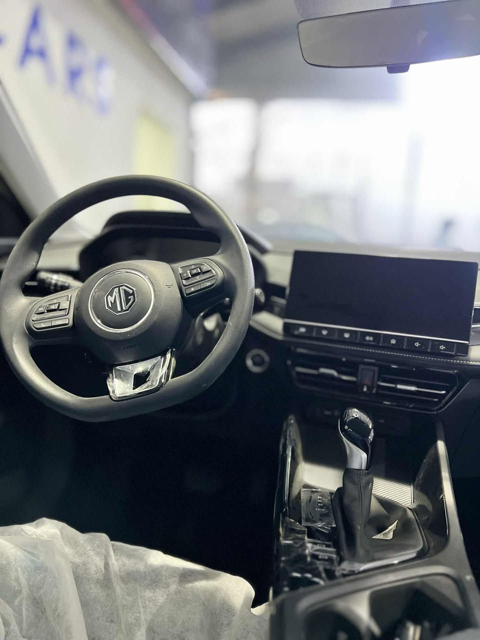 ٢٠٢٥ کۆمفۆرت ناو زە ردو ناو رە ش بە ردە ستە بە کە مترین سیعر *********** له سليمانی بە رە نگی رە شو سلڤە روو مارۆنی
