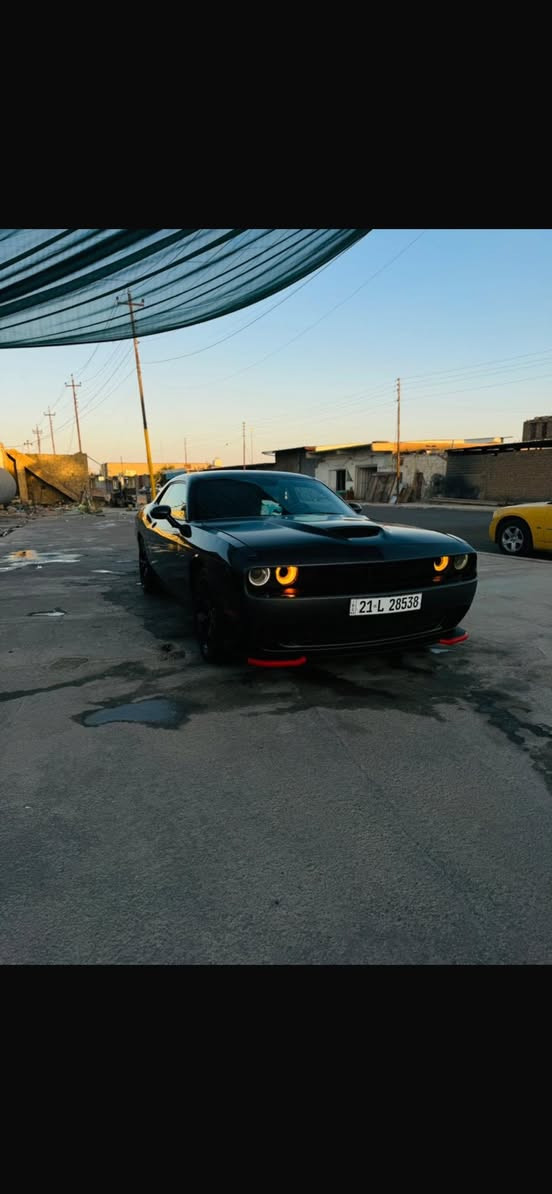 السلام عليكم 

دوج جالنجر 2017 sxt
 
رقم سليمانيه الدولي 

حادث سياره بنيد مبدل +جاملغ ايمن 

سياره جديده ومتعوب عليها 

محرك بشرط الفحص تبريد صدر اكسل 

ويل 20 srt 

كت كامل srt 

السعر 148 وبي مجال 

رقم الهاتف ‭0782 204 4638‬
