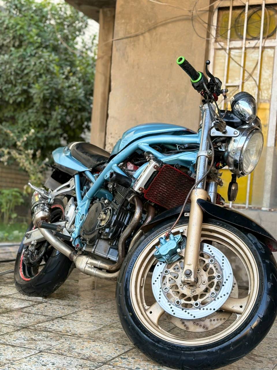 السلام عليكم دراجة باندة ربع 250cc 
الدراجة عليها ادامة كاملة كلجات بلكات محاول فلاوين ملف كتف باتري 
نقصها بس كابريتر سعرها مليون و ١٠٠ وبيها مجال .
مكاني بغداد الدورة 
***********