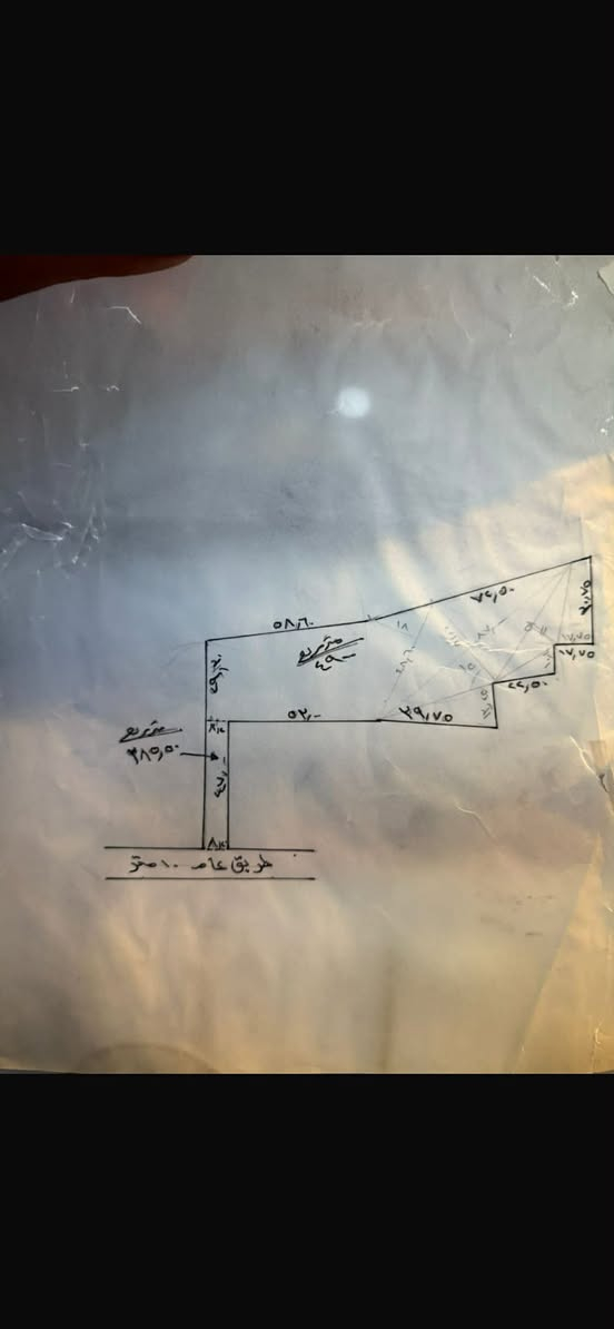 السلام عليكم جماعة المساحات الواسعه او المزارع او التقسيم عرض كلش مرتب موقعها  سايد المستقبل عبر البوابه ثاني استدارة اول فرع عاليمنه تبعد عن الشارع العام لنجف سايد رجعه ٤٠٠ متر وهاي ال ٤٠٠ متر تبليط من شارع العام لشارع الفرعي بس الفرعي بعده ماتبطل لان نفس ما موضح الكاع الحمد لله نباع جزء كلش كبير منه هيه٣٦ دونم والصفه  من ال٣٦ دونم فقط هاي وبعد مساحه اكبر بشويه سندها ٢٥ ب اسم شخص واحد ليداور ويمها اعمار وبناء وبالنسبه للسعر جداً مناسب وتنباع كامله فقط والنقطه الداله للفرع نهر الهميسانيه 
لاستفسار:***********
