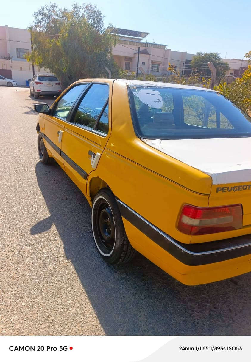 سلام عليكم للبيع بيجو 405 تخم تواير جدد تبريد شغال عايزه بس غاز كير محرك مكفولات مصفره هيئه وغرامات سياره ما ناقصه شي بيع مستعجل سعر 20 وبيه مجال حك الجيه‏‪***********‬‏ ما متواجد عل فيس
