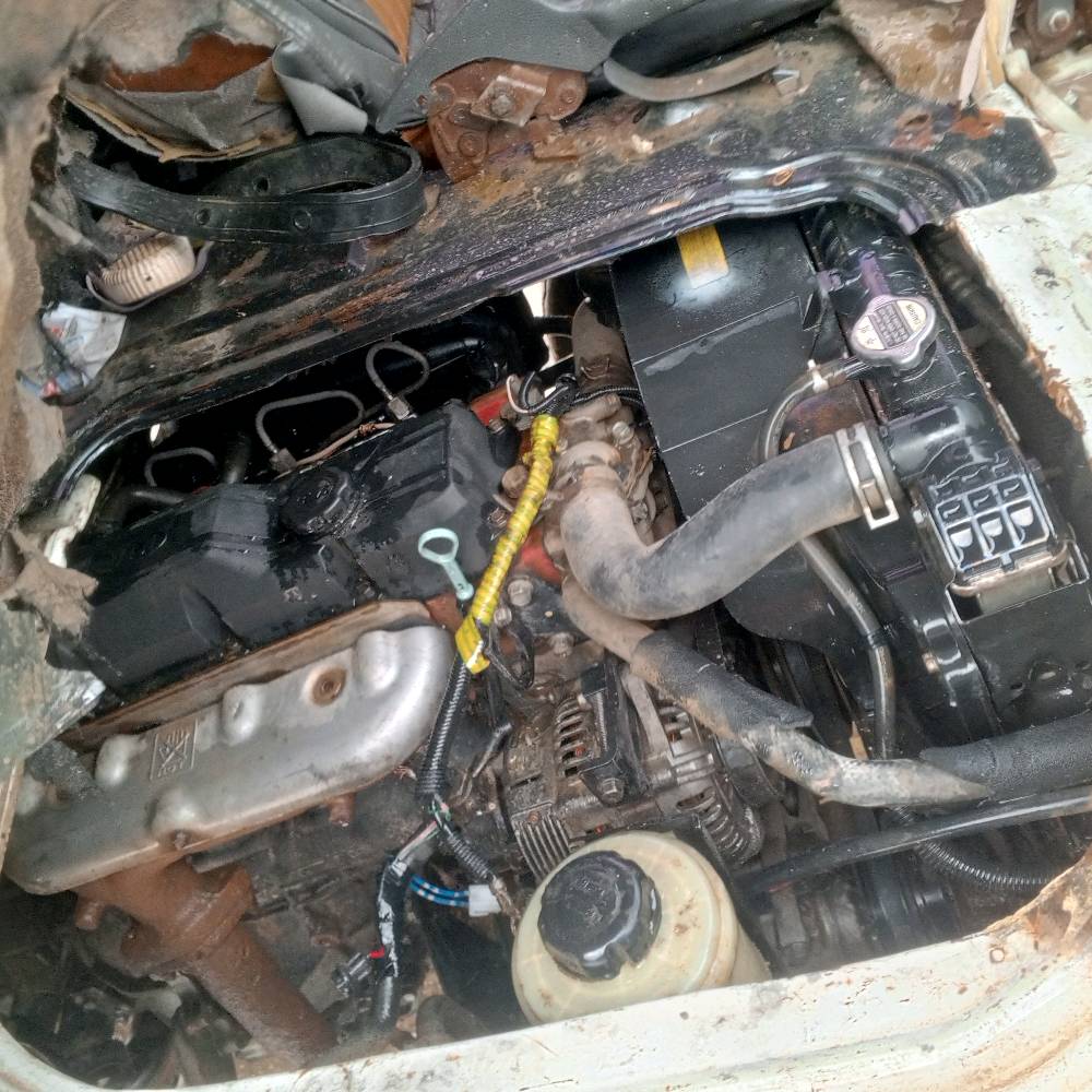 للبيع كيا بيك آب بحالة جيدة، تحمل متانة عالية للاستخدامات التجارية اليومية. تحتوي على هيكل واسع ومتين مثالي للنقل. السيارة نظيفة من الخارج والداخل، ومجهزة بمقاعد مريحة وسقف معزول. تشتهر بالاقتصادية في الوقود وتعتبر اختياراً ممتازاً لمن يبحث عن سيارة عمل موثوقة.