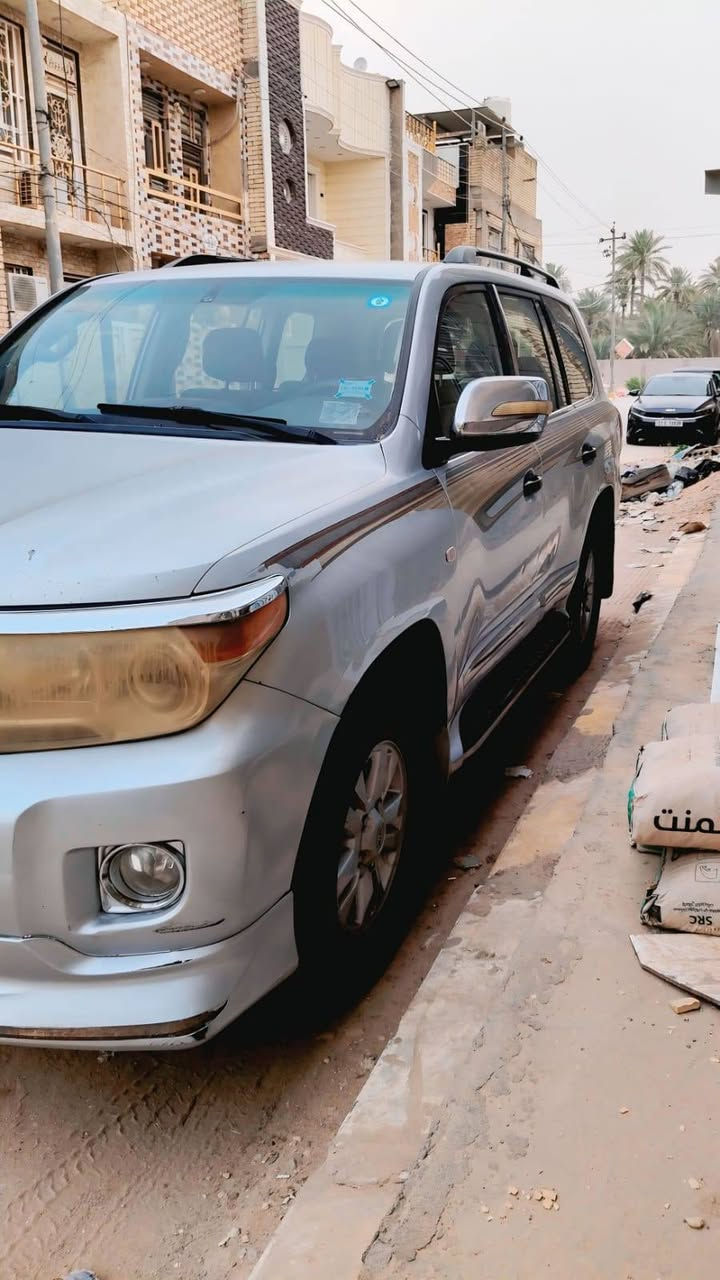 السلام عليكم
السياره لاندكروز موديل ٢٠٠٩  اللون سلفري كير عادي مميز مكفوله من الدعامية إلى الدعامية ٦ سلندر طخم تايرات السعر 2 ونص وبيه مجال رقم تلفوني ***********
