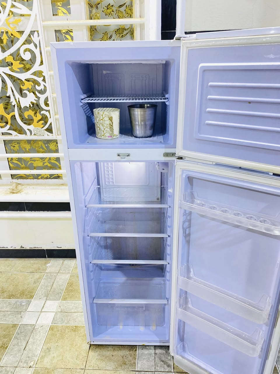 عندي هاي ثلاجه جديده كلش حته جيس بعده بيه للبيع حجم كبير 20 قدم نوع LG مكان المحاويل شغاله وع فحص وضمان سنه


**إذا كنت صاحب هذا الإعلان وتريد حذفه لأي سبب، رجاءا أرسل رسالة إلى الدعم الفني**