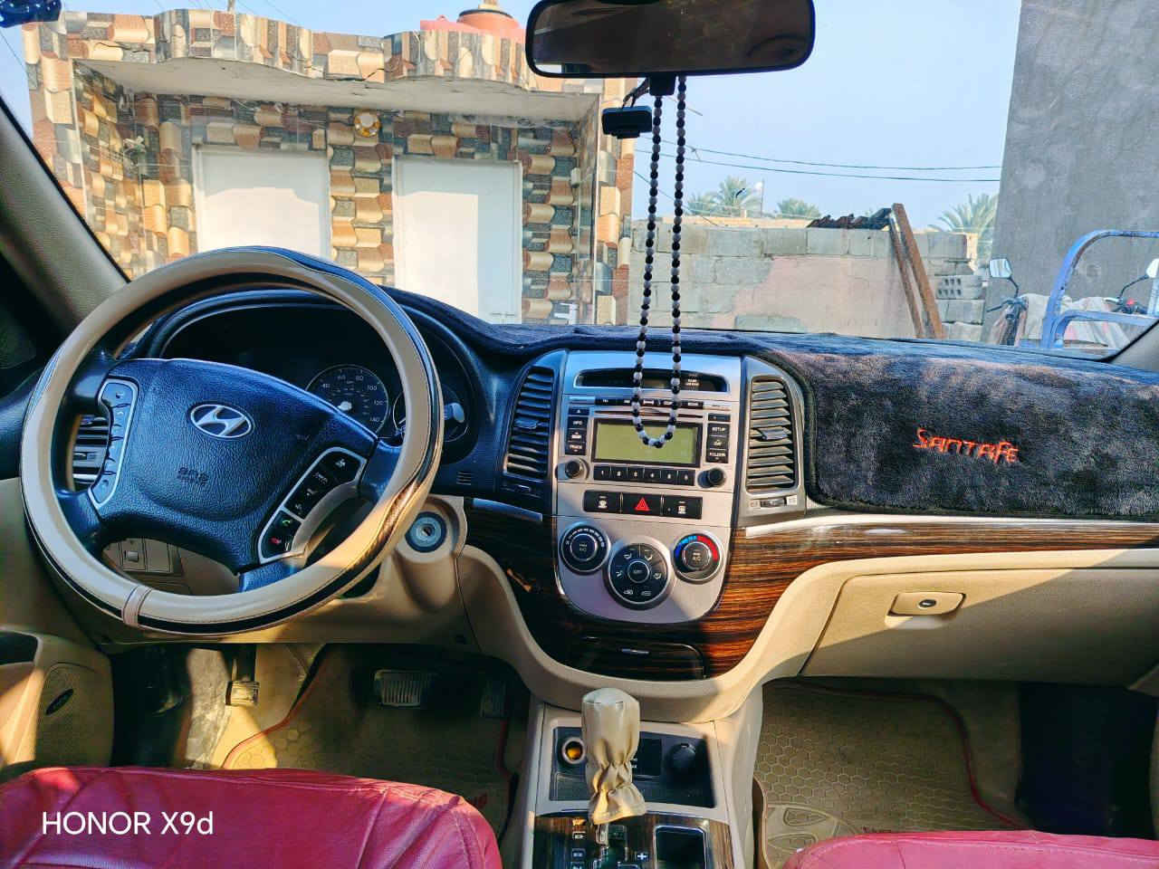 سلام عليكم
سنتافي للبيع موديل 2010 تبريد قطعتين مكينه جديده 2400 سياره
بيها رشات صبغ ابيع احزام  جاهزه من كلشي السعر 130وبيها مجال
 المكان القاسم ناحيه الطليعه 
***********
