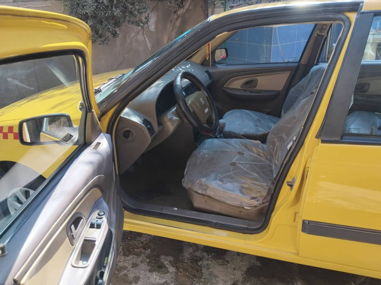 بيجيو لميس اكد موديل 2016 كير ومحرك كهربيات كلهه شغاله سياره احله من الصور خير من الله بسمي تحويل ثاني يوم السعر 47 وبيها مجال قليل حك الجيه ول مايعجبا السعر كلشي اكو بلوك *********** مكاني ابو اغريب
