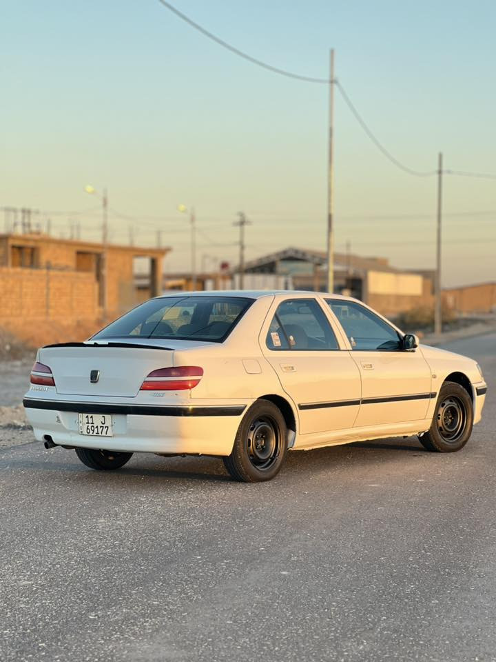 السلام عليكم 
للبيع بيجو فرنسي 406 محرك كير جديد 
رقم بغداد انكليزي بأسمي 
السياره بلاديه بدون صبغ 
تخم تاير جديد 
حداديه 
السياره مال جناي وجاهزه من كلشي 
السعر 65 وبي مجال مكاني حله رقمي ***********
