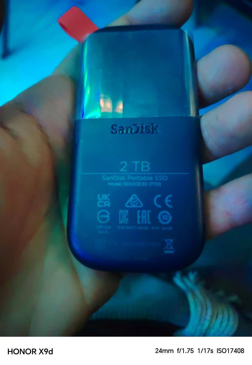 إعادة نشر
اترجاك لا تحجز وتكلي دزه وبعدين متستلم.....
هاردين ssd Sandisk portable 2 tb
الواحد 175 قفل
اليسأل بيش الجديد 
سعر الجديد ب 300 الف بالصناعة ب مكتب  و ب 750 الف ب مكتب اخر
ما يصير اذكر اسماء مكاتب لان مينزل المنشور
نقص كرتونة فقط
استخدام يوم واحد واقل 
مكاني بغداد الجديدة +توصيل موجود


**إذا كنت صاحب هذا الإعلان وتريد حذفه لأي سبب، رجاءا أرسل رسالة إلى الدعم الفني**