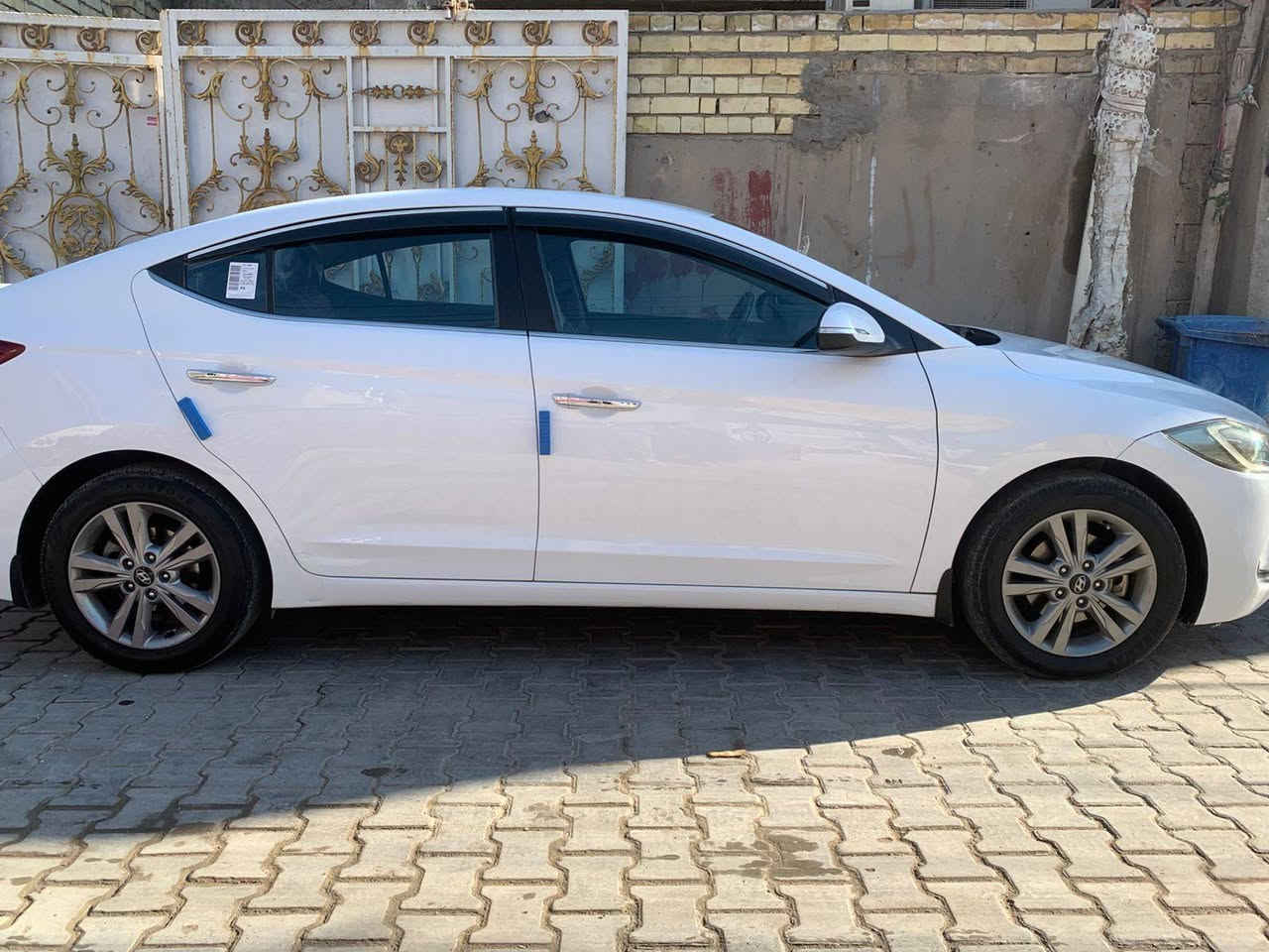 النترا خليجي موديل ١٧ فول عدا البصمه مكفوله من الصبغ والبارد عدا الدعاميه الاماميه صبغ وشويه تكحيل كم مكان ماشيه ١٧٠ تخم تاير صدر جديد محرك كير مكفول منظومه زنون تبريد قطعتين رقم بغداد انكليزي السعر 145 بي مجال ***********
