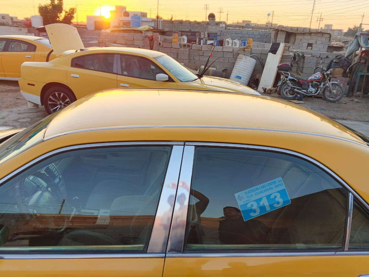 سياره ملكه رقم انبار موديل 2002 جاهزه من كلشي بيها بس كصه قماره 
***********
