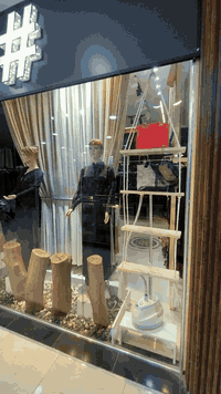 محل داخل مول فاملي للبيع بقرب الالعاب للبيع لعدم التفرغ محل كامل ديكور يرهم ملابس وجنط رجالي نسائي 
للستفسار والتفاصيل لاتصال ***********
