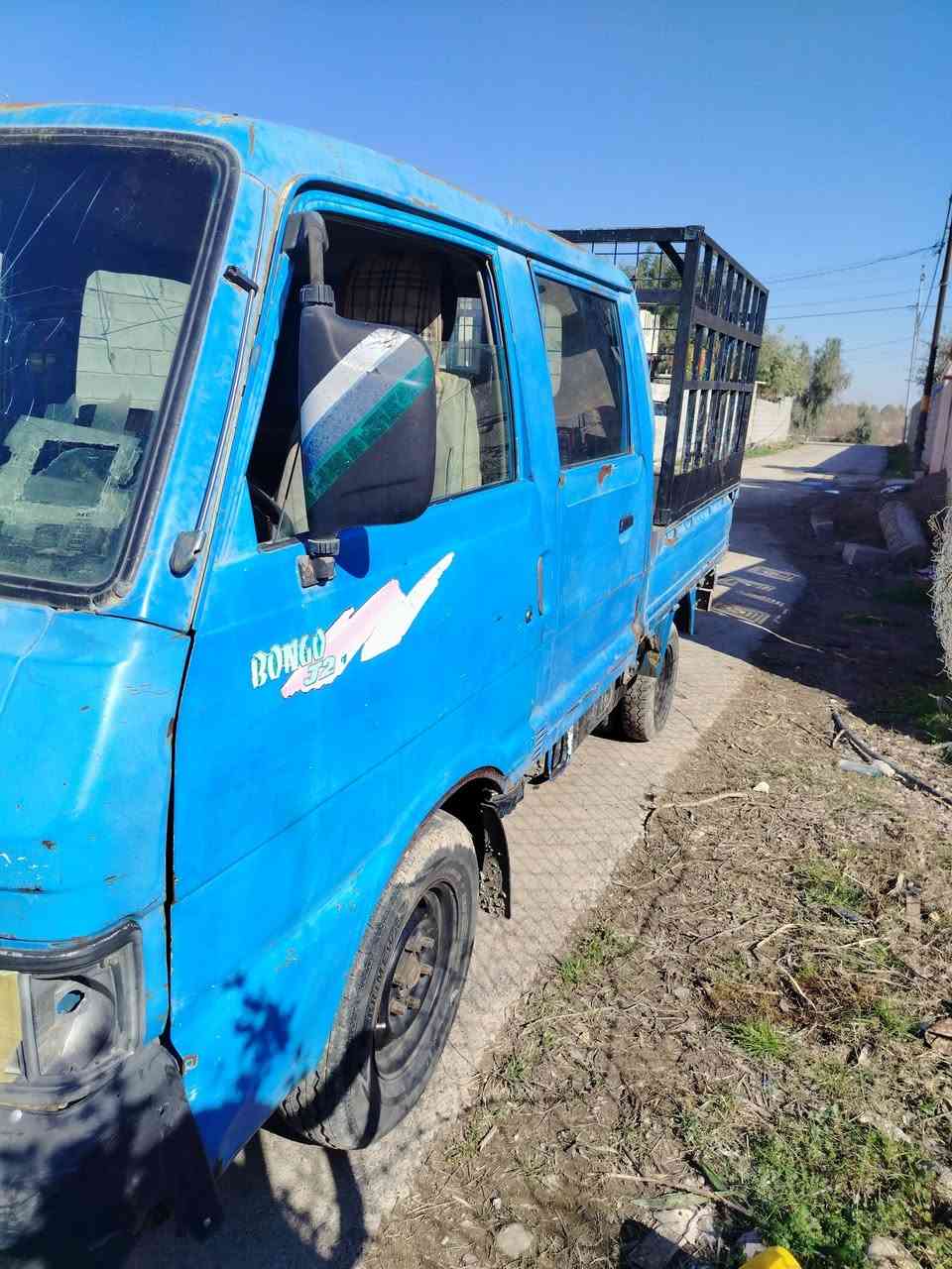 كيا بنگو دبل قمارة موديل 1993سنوية ل 2031 رقم ديالى انكليزي مكينة وگير جدد تخم تاير  امامي وخلفي جديد شاصي نضيف مكان السيارة ديالى المقدادية السعر 45 وبيها مجال رقم الهاتف ***********
