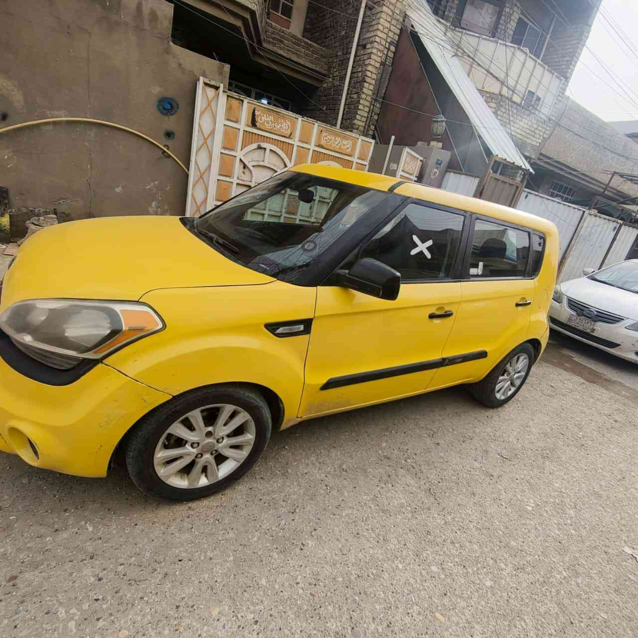 كيا سول موديل ٢٠١٣ وارد امريكي السيارة ما بيه اي عيب شرعي بس تخريب البيبان مصلحه وتبديل بنيد بل مشي نفتح وطار محرك 1600 منضومه تبريد جديده السعر 75  ورقه 
***********
