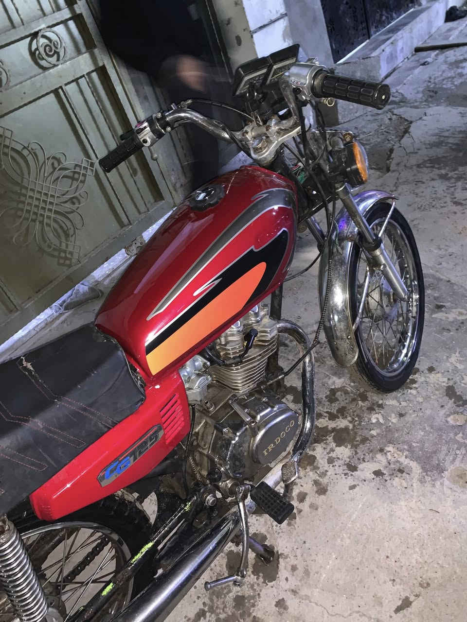 دراجه ايراني مديل2016دراجه مجفتها جديد ع ايدي وبيها نضوح من الجبنه دراجه خير من الله 300 بيها مجال حك جيه ول ماشه بيها عواج خفيف رقمي ‭٠٧٨٧ ٦٩٧ ١١٢٨‬
