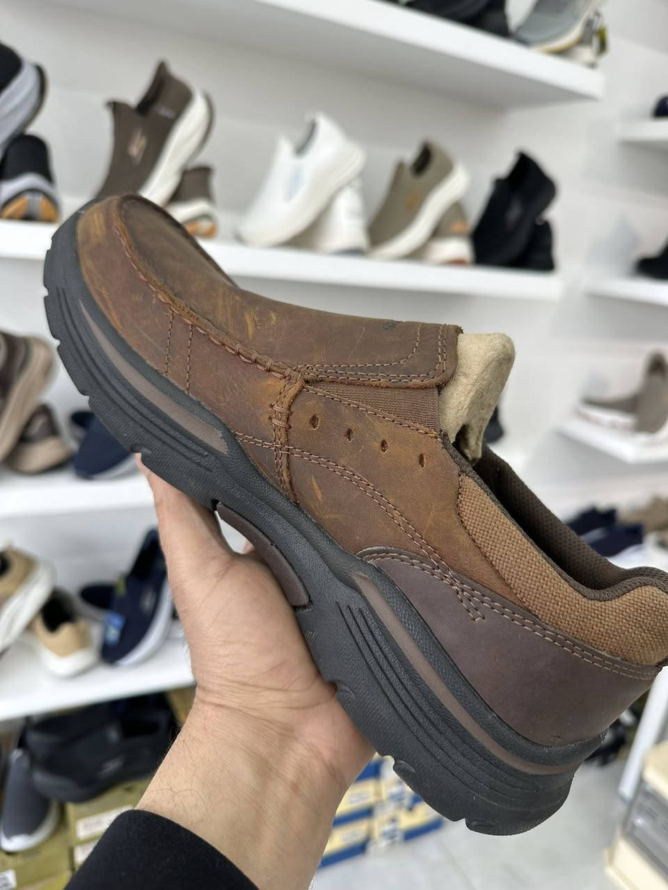 سكجرز وكالة اصلي 
شرط الفحص والضمان 
جديد غير مستخدم 
قياس 43 
طول القدم 28 cm 
توصيل جميع المحافظات


**إذا كنت صاحب هذا الإعلان وتريد حذفه لأي سبب، رجاءا أرسل رسالة إلى الدعم الفني**