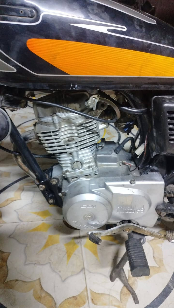 للبيع 4 كير يراني اصلي  مديل 2013 وراق ضايعه كلك مكفوله من سرقه بيه بليته ورقم شاصي  لا تنقص ولا تبخر كلشي ما بيهه حلوه ونضيفه سعر 325 وبيه مجال مكان قرب فندق البارون شراي تصل ***********
