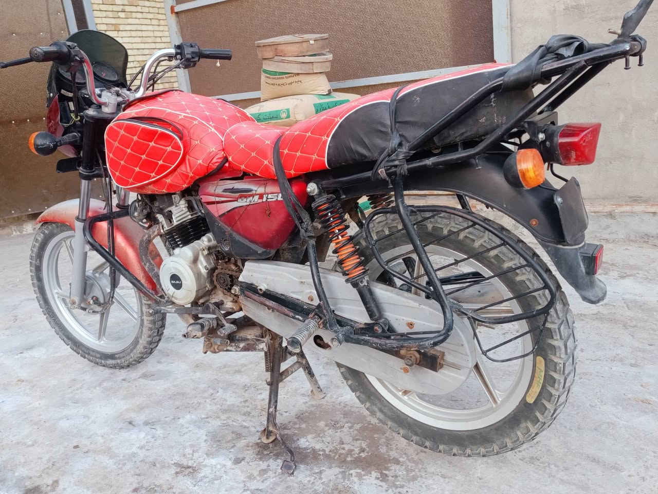 سلام عليكم.. للبيع دراجه بوكسر موديل 2018 دراجه حلوه دراجه بيهه دخان خفيف أوراق كامله موجوده 💯
مكينتهه نشطه سحبهه حلو 🏍️
سعر الدراجه{ 500 } وبيهه مجال 💯
عنوان بغداد الكاظمية للتواصل رقم (***********)بدون واتس 
(***********) بي واتساب 💯
