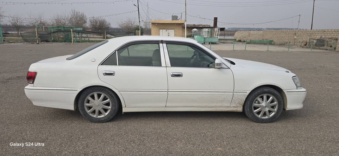 ملكة اربع دكم موديل ٢٠٠١ محرك دي فور الكبير كفالة عامة رقم انكليزي تحويل ثاني يوم 
تبريد قطعتين 
 اشاير بالمري 
كاميرا دوارة 
ثلاجة
لايت زنون 
اربع كراسي كهرباء
تخم تاير جديد 
ويل نجمة 
حدادية جديدة 
السعر ١٤٥ وبيها مجال حك الجية 
للاستفسار الاتصال
***********
***********
