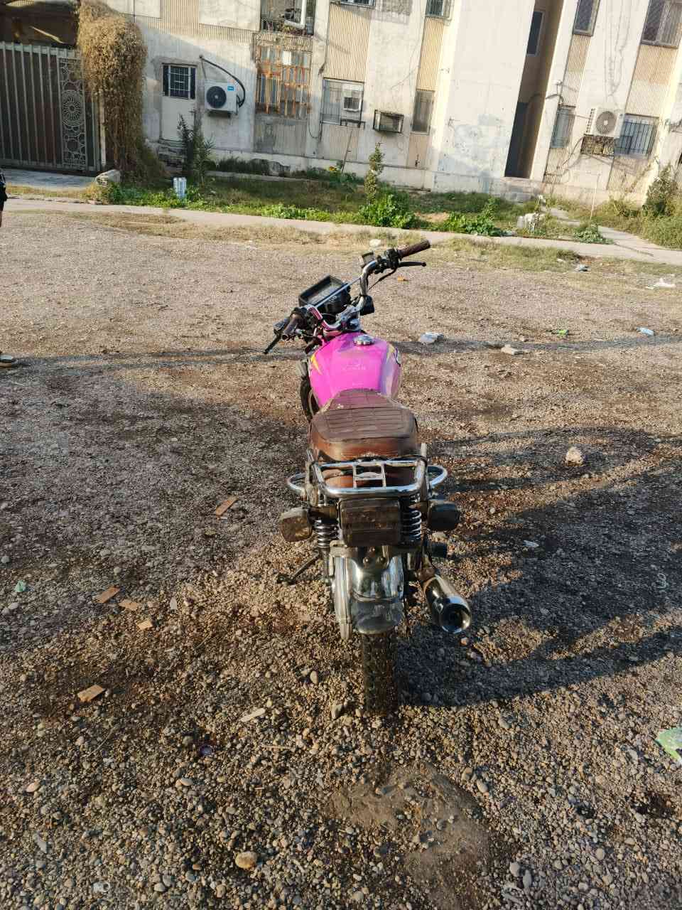 قبل كلشي بدون الصندوك و بدون الجفوف السلام عليكم سفان مديل 24 ///محرك200سيسي محرك ما مفتوح مكفول كفاله عامه نص نكره تشتغل  دراجه خير من الله مال جناي دراجه تخبل الله شاهد تاخذها منا تدعيلي منا دراجه تخبل السعر 550 // مكاني بغداد البياع راس الاسد الشراي يتصل ***********
