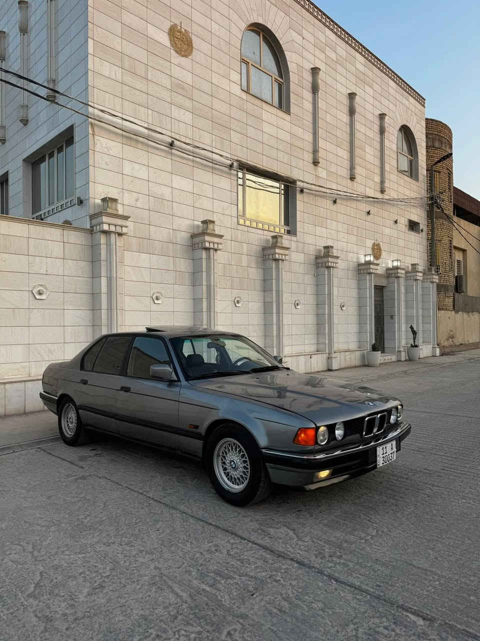 السلام عليكم سياره BM.W للبيع حجم ٧٣٠ لون  زيتوني مكفوله من الضرر موديل ٩١ رقم بغداد باسمي دولي سنويه لل ٢٩  محرك ٣٥ سياره كير مكينه حداديه صدر خير من الله دواخلها نضيفه كلش كشنات جلد دشبول شغال   فتحه سلايت طكتين  جام كهربائي  سياره جديده   بعدها ع الابلاد حوضها شخط ما بي ويل خليه  جديد تبريدها شغال مسجل مع سستم ٤ سماعات   سياره احلا من الصور  السعر 60  مجال بسيط ان شاء الله العنوان نجف***********
