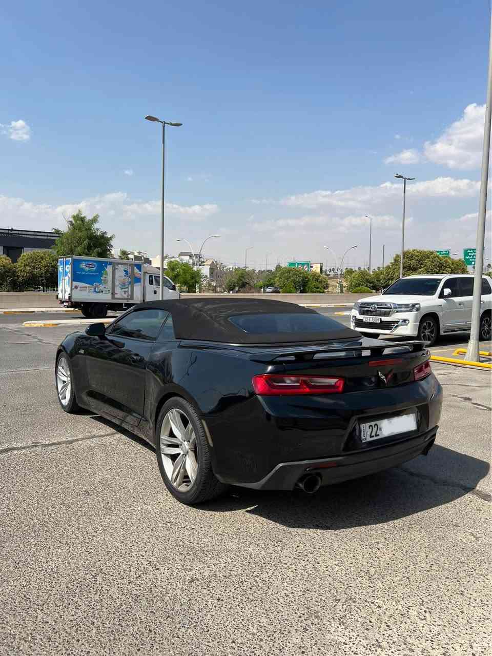 كمارو فول الفول 2017 FIFTY 
السياره فول مو عاديه مواصفات كورفيت 
6 سلندر محرك 3600
رقم اربيل جديد سنويه باسمي 
تشغيل عن بعد -كشف ريمونت -كيجات متغير -كشنات جلد وكهرباء وتبريد - شاشه كبيره 
السياره حادث بسيط بدون شاصي بدون لغد بدون ايرباك 
مكان السياره اربيل 
*********** 
واتس اب وعادي 
سعر 133 ورقه أربيل, العراق

