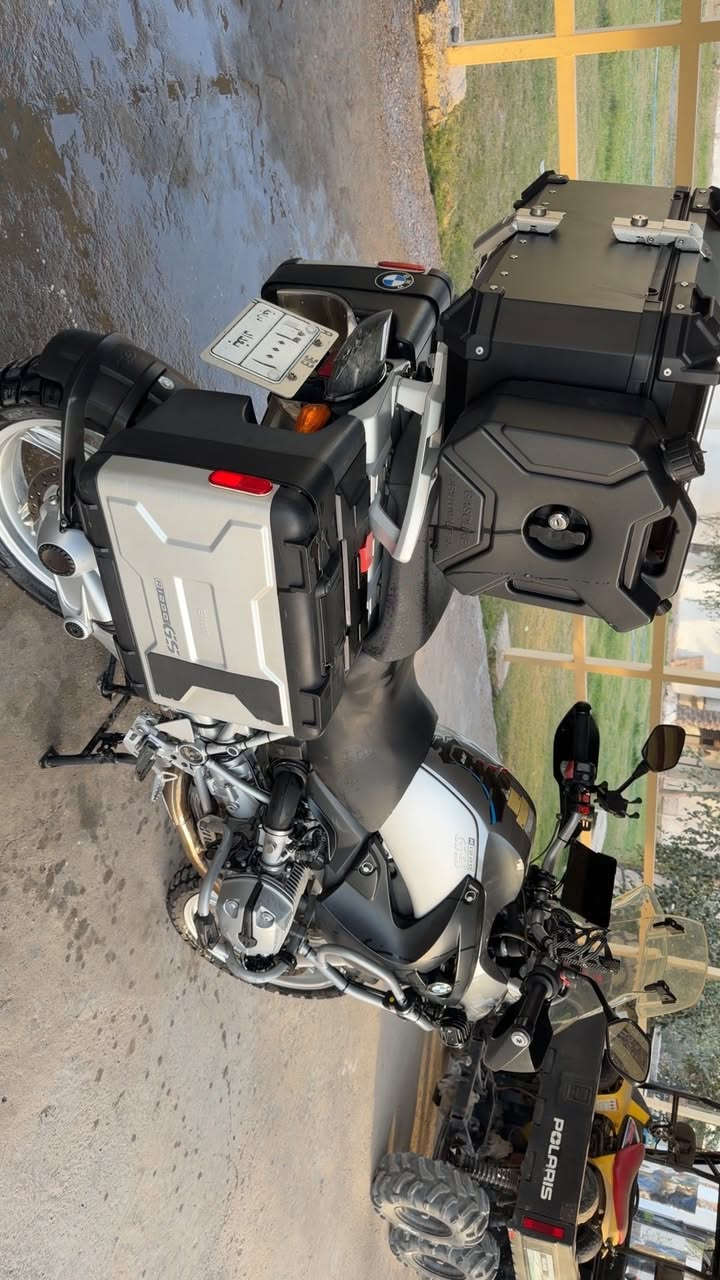 السلام عليكم bmw 1200مسجله ٢٠٠٦ بس هسه ٢٠١٢ ماشيه ٤٥ جديده الدارجه شخط مابيها دهن كله من الوكاله رقم بغداد ب اسمي شاشات جنط تانكين مال بانزين جازه كلشي مابيها نقص هذا رقمي ***********
