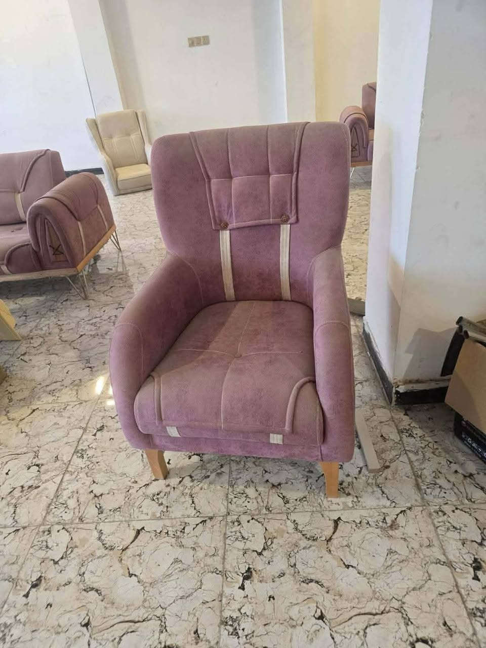 تخم وردي 10مقاعد ظهر ماته يتكبر ويصغر ب350
تخم جوزي او بيجي 10مقاعد ب160
تخم ابيض او بيجي سرير مخزن جربايه يتحول 10مقاعد مع مفرش وكوشات ب350
كراسي ورديه عدد6 ب175
بنكه سقف ثانويه ب15
قلاية هوايه شرط لشغل ب10
طبلة وسطيه ب30 واكو اكبر ب40
مبردات سنكر كار الاصلي ب50
قاطع مع باب حجم دبل ب75
ميز مكتب ب220
كل الاسعار بيهم مجال


**إذا كنت صاحب هذا الإعلان وتريد حذفه لأي سبب، رجاءا أرسل رسالة إلى الدعم الفني**