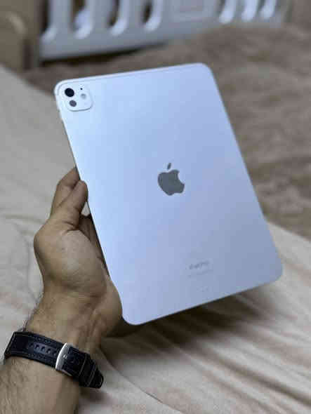 Ipad pro m4 
11 inch
256 GB
بطاريه 100
مشحون ١٠٠ مره فقط
نضافه جدا عاليه
مثل ممبين بالصور

السعر مليون و٢٥ الف
صليخ شارع ال٦٠٠
فرع مجمع الكوخ
***********
