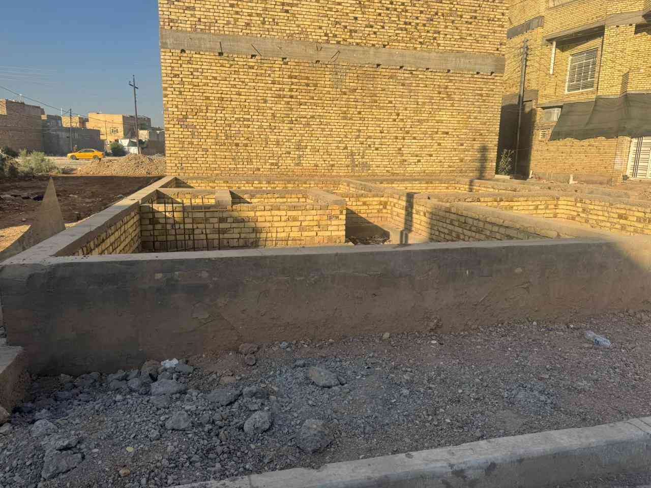 السلام عليكم بتلو ركن مربع للبيع المساحه 100
العنوان دور النفط حي لاساتذه رقم القطعه 485
الاتصال على رقم ***********
