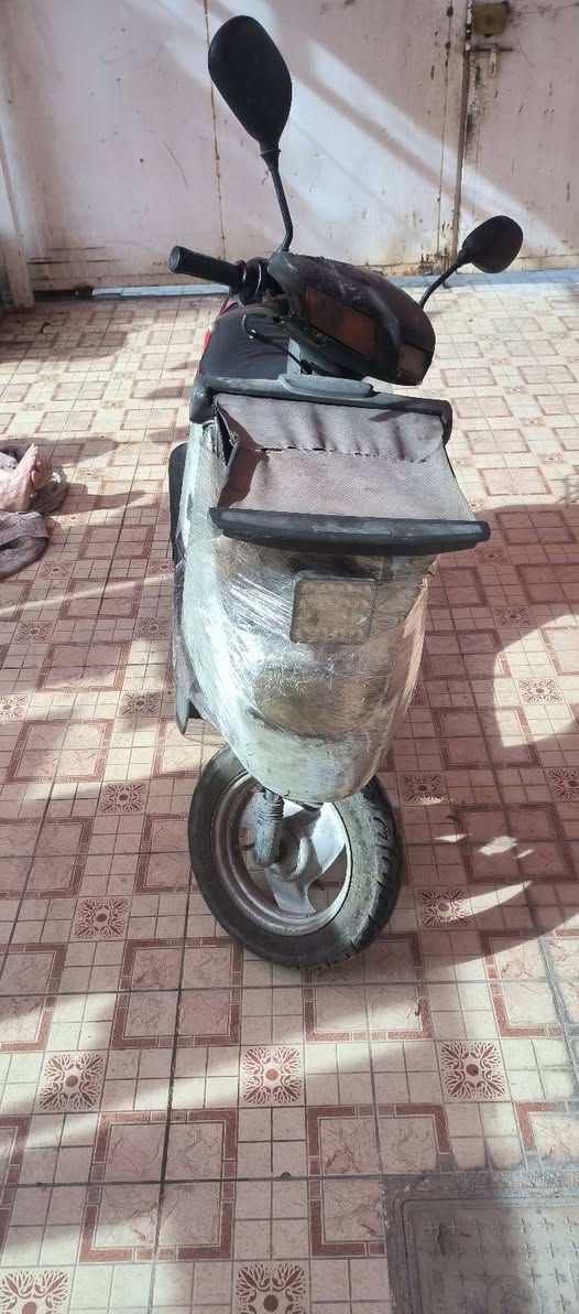 ياماها للبيع نضيف كل عيب ما بيه كهربائيات شغال محرك اكسل نضيف صوت ما بيه سعره 145 بي مجال قليل شراي خاص او اتصل ***********
