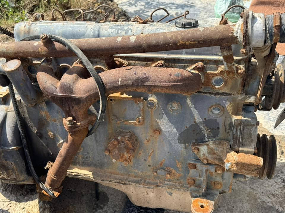 محرك ازوزه 6 سلندر عدل شغال وجاهز للاستفسار ***********
