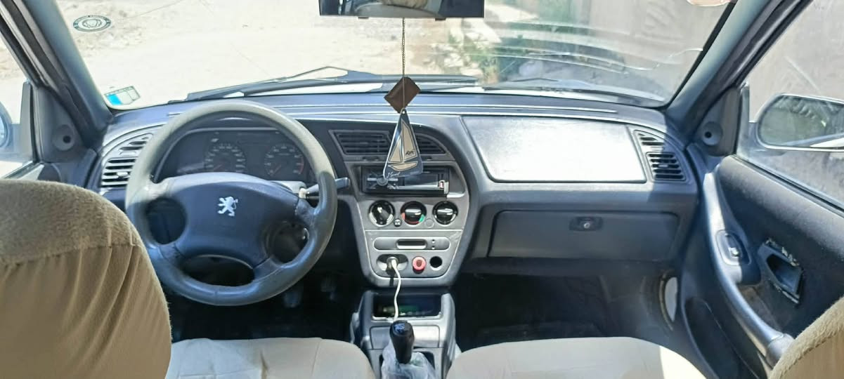 السلام عليكم سيارة بيجو موديل 2003 رقم بغداد دولي نوية 28 السيارة باسمي كير مكينة تايرات مكفولة حدادية جديدة منضومة مال غاز 60 لتر اي ضربة تبديل مابيها تبريد شغال سنتر لوك السيارة جاهزة اي نقص مابيهاالسعر 40وبيها مجال للشراي المكان بابل الحصوة للاستفسار الاتصال *********** غير متواجد عالفيس
