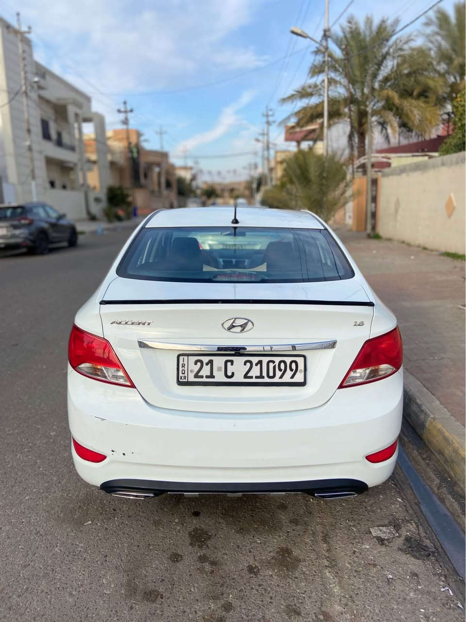 اكسنت 2015 
فول مواصفات
فتحة سقف 
خليجي ABS خدمات 
رقم سليمانية دولي 
حادثها صفحة السايق كامل صبغ بدون دواخل 
وباب السكن متبدل بلادي
سيارة متجية على صفحه السايق بيها تكمه وشويه من السقف والحادث مابيها دواخل نهائياً  
شاشة ايباد تحكمات ستيرن  
كهربائيات وتبريد السيارة بالشرط 
محرك مكفول مامفتوح وكير مكفول 
داخلها اسود 
سيارة ماشيه 118
شرط التحويل كركوك, العراق


**إذا كنت صاحب هذا الإعلان وتريد حذفه لأي سبب، رجاءا أرسل رسالة إلى الدعم الفني**