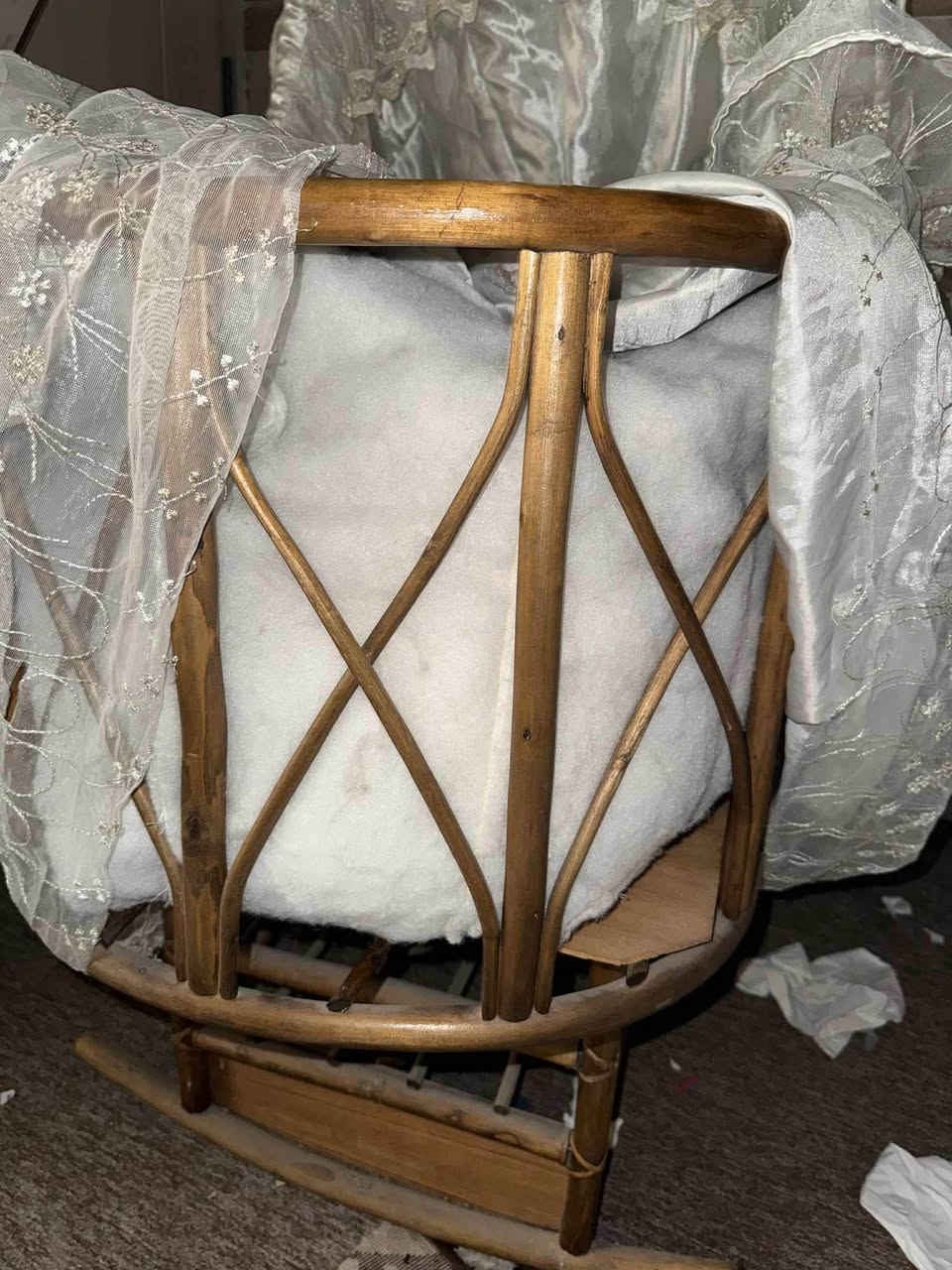 ئەم لەلوکەیە پاک و بێ عەیبە هیچ کێشەی نیە دارەکەی ئەسڵە ٦٠ هەزار 
هەولێر Singapore


**إذا كنت صاحب هذا الإعلان وتريد حذفه لأي سبب، رجاءا أرسل رسالة إلى الدعم الفني**