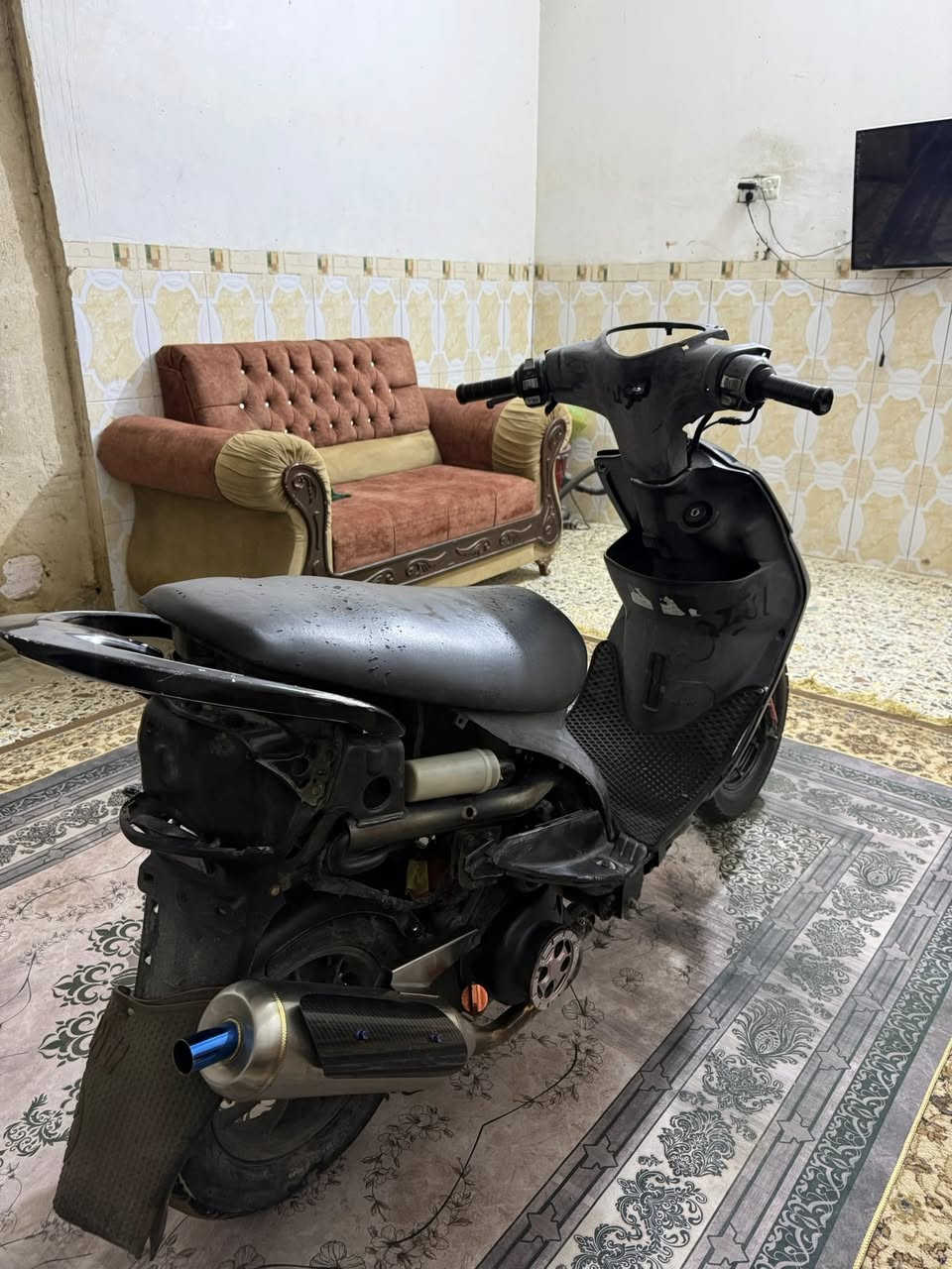 م.
ماكس عدلةة
بوشة 49 بلاديه ومكينته ممفتوحه شرط وناعمه .
كفراته كامله موجودهه
بك ذيل موجود
ضفيره كامله .
قبق فلاوين اصلي قطره برتقاليه اصليه بيه وياله مشيفه صدر بلادي جديد دراجه كامله من كلشي تريده مال لعب تريد تقبطه
ومكينته اكفله من كلشي شرط ع نعومته وشلعته .
شراي اتصل مكاني رمادي سعره 400 الف .
م رمادي
***********
