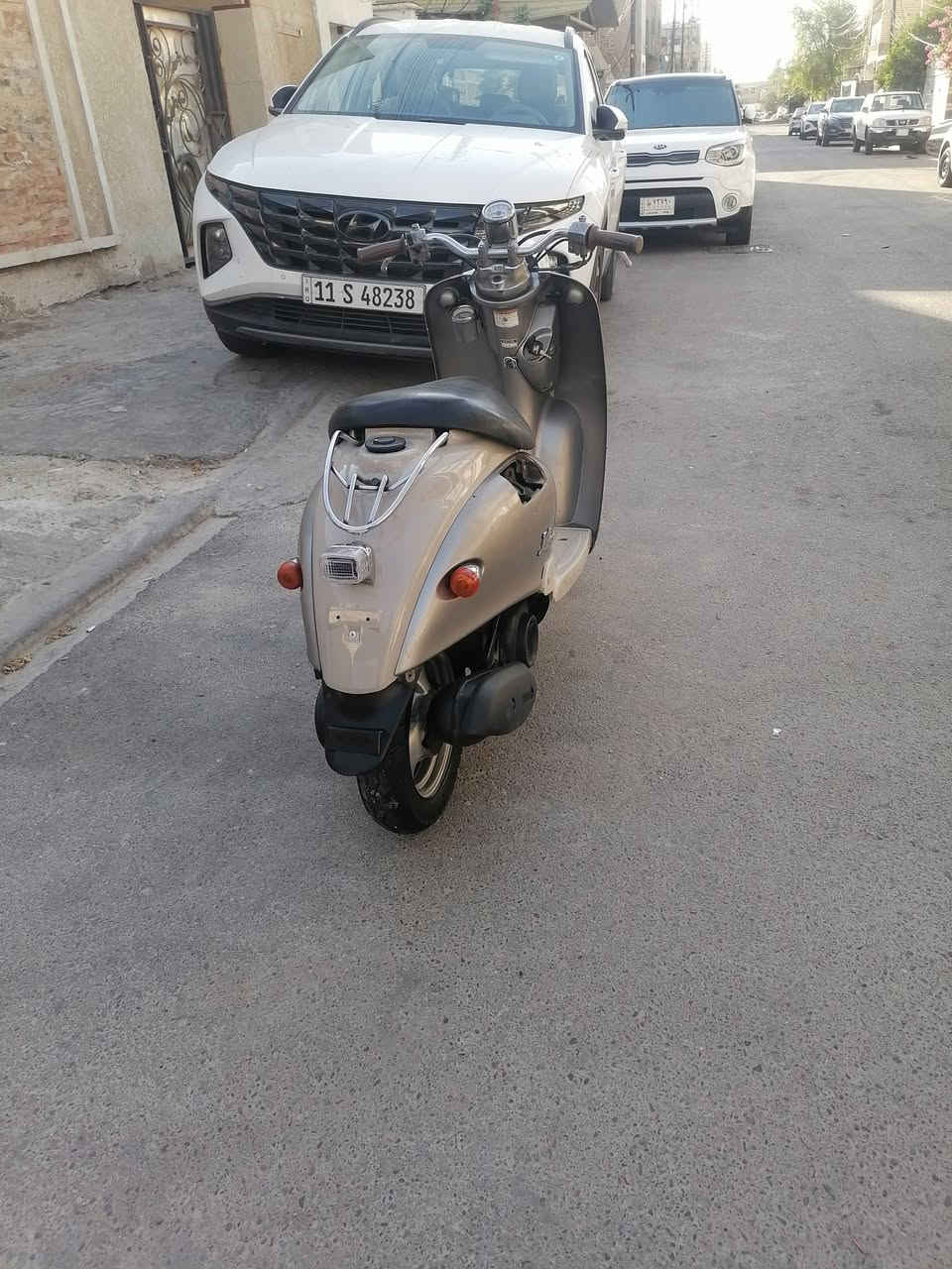 السلام عليكم دراجة كلاسك للبيع فحل تايرات جدد أوراق بيها سكن بغداد بنوك سعر ٢٧٥الف وبيها مجال قليل شراي الاتصال ***********
