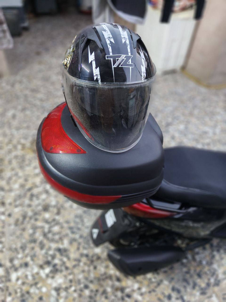 اكزز جديدة بمليون ونص
+ خوذة + جنطة اصليات 
مكاني بغداد مدينة الصدر 
الهاتف ***********
