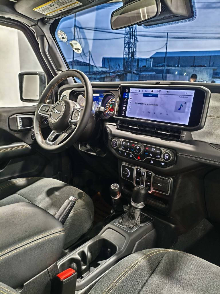 2025 jeep wrangler sahara 
کوردی عربی
سعر بلاش بلاش فقط 270$ ورقە و مجال 🤯

صبغ فقط چاملغ امامی و بنید مبدل بلادی و مکانین تعدیل بارد ✅
السیارە وارد امریکی فوول مواسفات
محرك 4 سلندر تیربو
گیر محرک کهربایی کلش بشرط✅
السیارە ب اسمی تحویل و غرامە نفسی یوم🔥
مکان اربیل
***********
*********** أربيل, العراق
