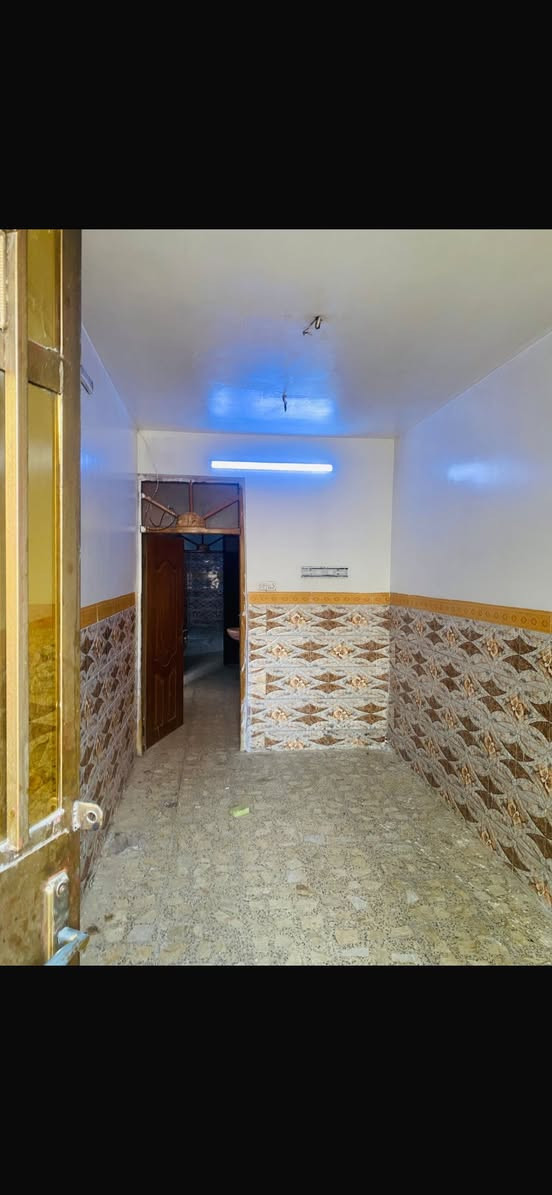 سلام عليكم مشتمل للبيع بلشعب خلف نادي لعربي قرب عياده اللاسنان شارع 20م مساحه لبيت سند 40واقع حال 57 واجهه 2,90م نزال 20 تفاصيل لبيت يحتوي على طرمه صغيره استقبال حولي خدمات 3غرف نوم وخدمات فوك وجوه سعر البيت مناسب مناسب مناسب للاستفسار مكتب شعب للعقار بادره حـسـيـن للاستفسار اكثر أتصل على رقم الهاتف :***********
