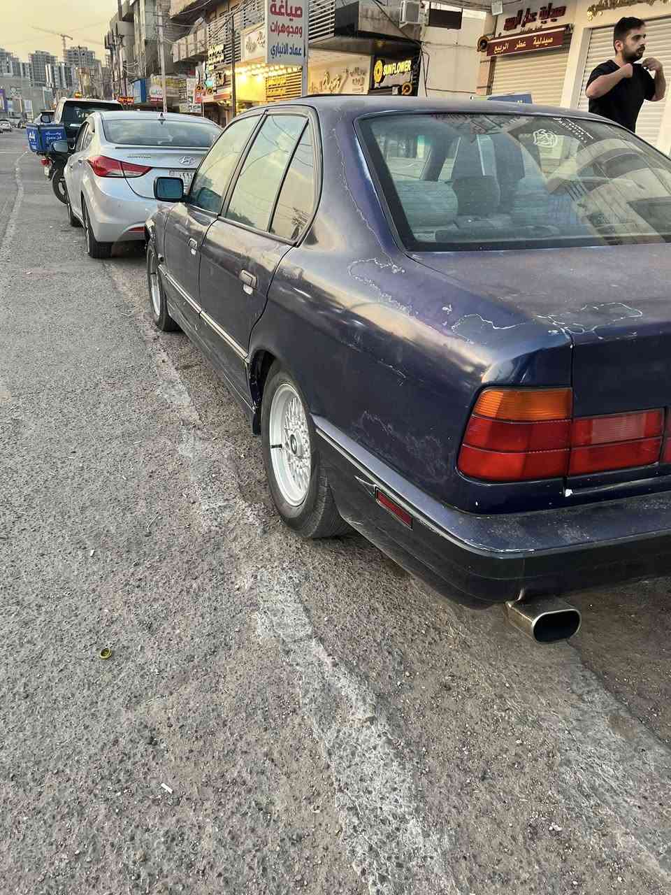 سلام عليكم bmw 540 v8 اصل السياره بلاديه طخه مابيها كلشي يشتغل بل سياره مواصفات ال 40 معروفه السعر 75 وبيها مجال للجنايه ***********
السياره تحويل ثاني يوم 
مراوس حسب القناعه
