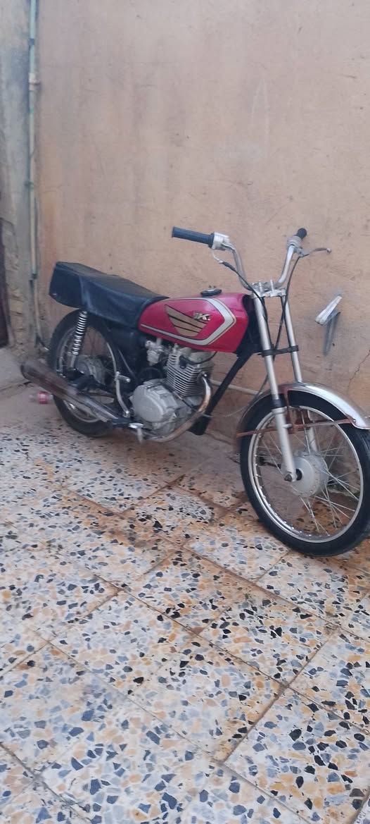 دراجة اوراق للبيع وكيل محلات سادة محرك بس صوت عصافير عوزة ترتيب مكان العمارة رقم ***********،سعر 400 قفل
