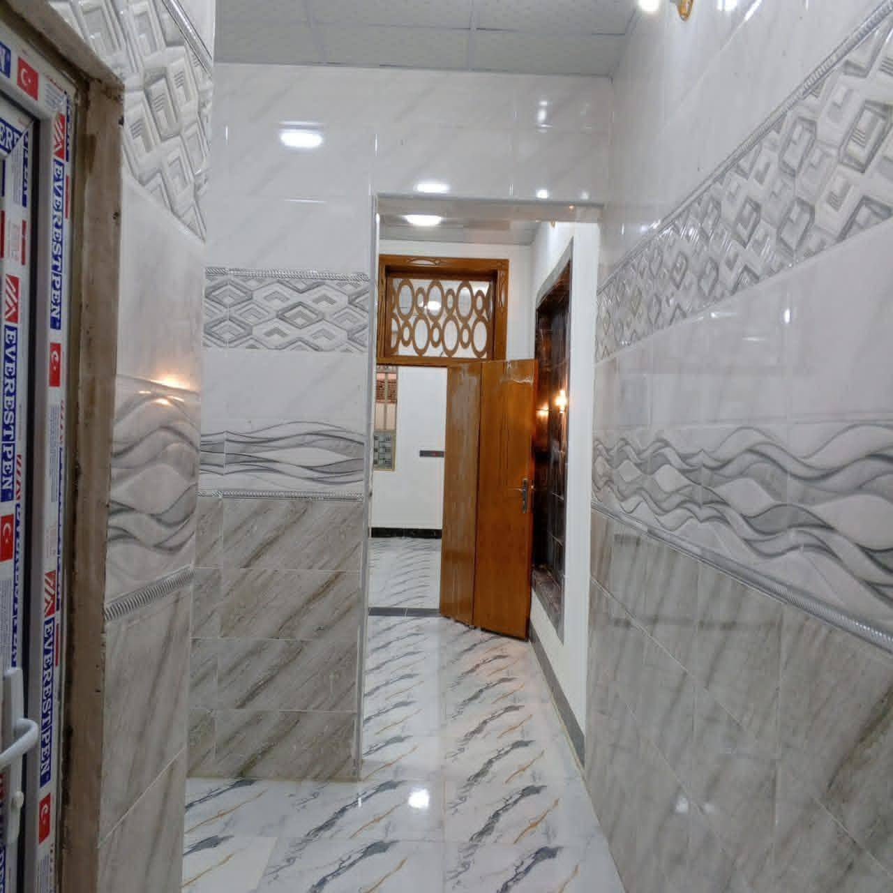 يالله يعلن #مكتب_سماء_النجف_للعقار

بيت للبيع طابو زراعي سند 25 في النجف –

مقابيل ملحق  قرية الغدير 🏡
الاتصال *********** واتساب 

📏 المساحة: 100  متر  مربعه 
💰 السعر:💲 35 مليون (قابل للتفاوض)

🏗️ البناء: طابوك نهروان🧱

🏠 الأساس والسقف: صب  كونكريت

مواصفات البيت:
✅ غرفه نوم 🛏️1
✅ صالة 🛋️
✅ مطبخ 🍽️
✅ صحيات 🚿
✅استقبال 
عنوان المكتب عامود 282ابشارع المطحنه مكتب #سماء_النجف 
الاستفسار ***********👌
