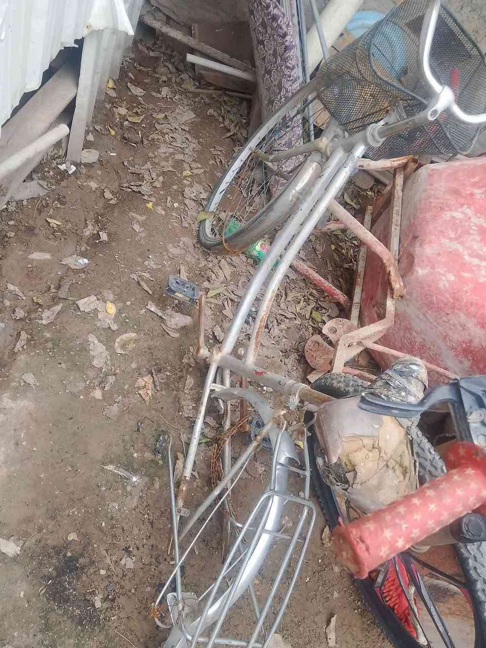 السلام عليكم 
بايسكلات 3
كلهن شلع 
50بيه مجال
للاتصال ***********
