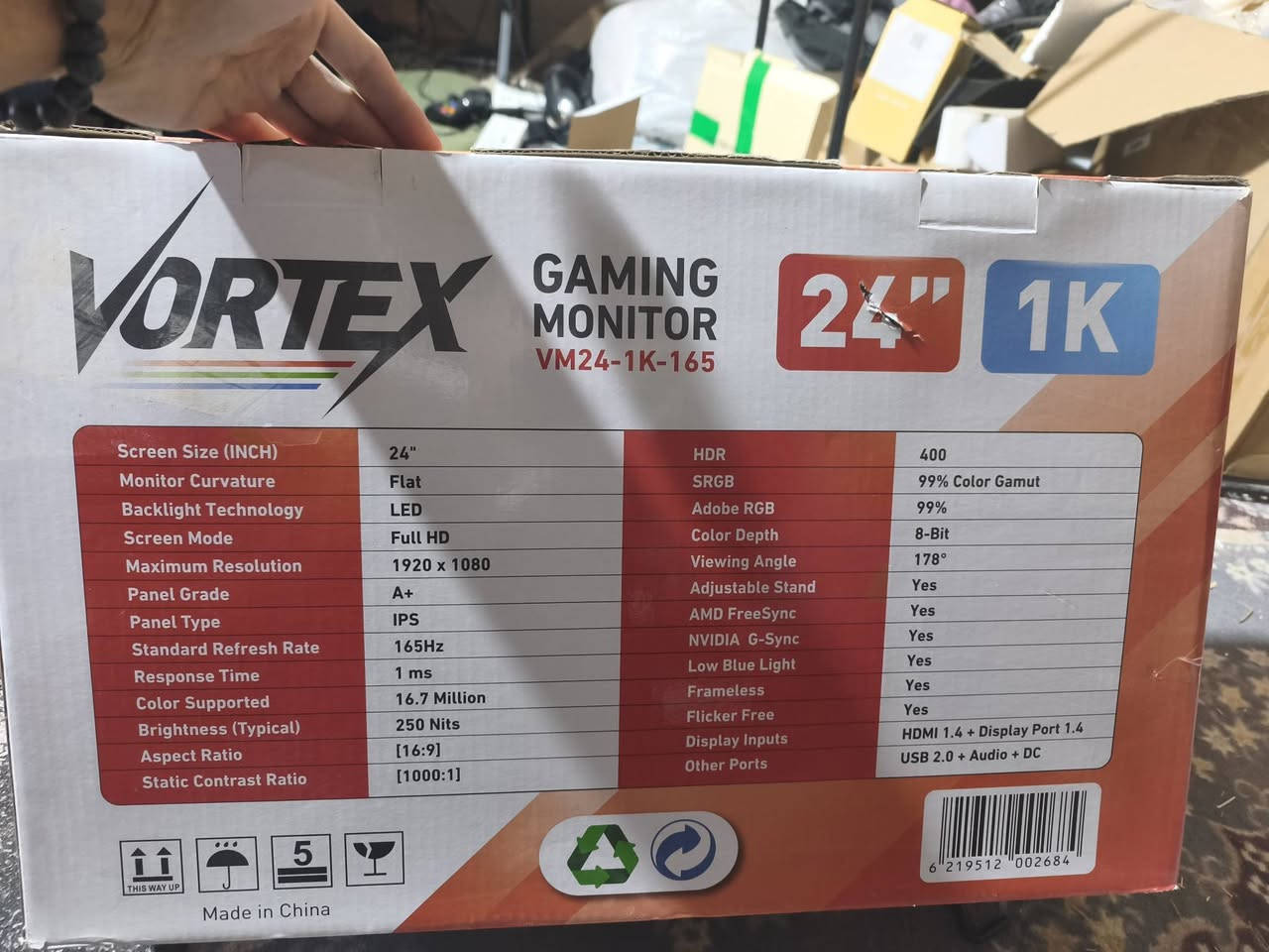 سلام عليكم شاشات ثنين الي بالكارتون مكتوب تفاصيلها عليها والثانيه الي بلا كارتون 
تجي 2k 180Hz
Fast IPS
24inchقياسها.
 كارتونها خاكي جاي موجود 
ثنينهم كيمنك الي يفيدنه يراسلني خاص 
***********
