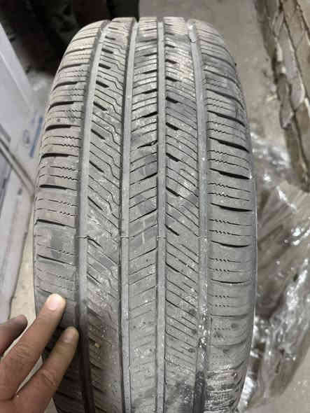 السلام عليكم عندي 4اطارات مال تفصيخ زيرو مال فورد ماافرك قياس 17R65/225انتاج 24  لا بنجر ولا كولشي مال زيرو السعر 350 الف اتصال على رقم ***********
